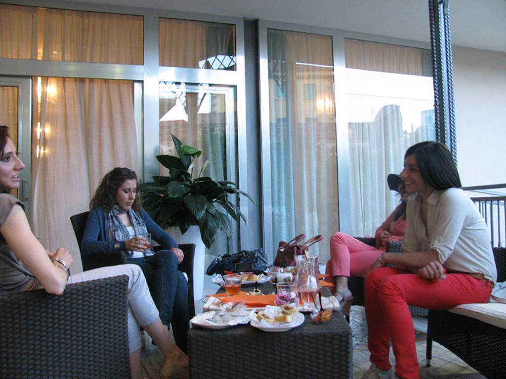 Hotel Grazia Eboli Kültér fotó